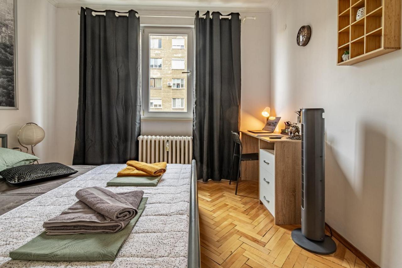 Vivid Condo By Ndk And Vitosha Blvd With Free Secured Parking And Ac Sofia Exterior foto